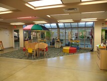 Learning Commons lounge and tables